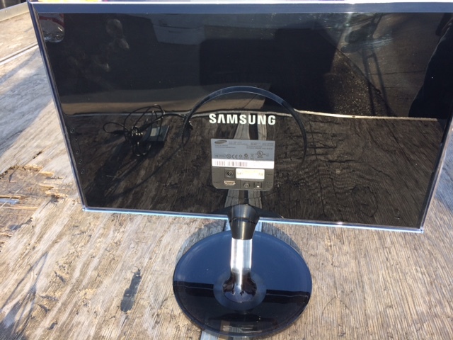 Samsung LED Monitor $335 Retail