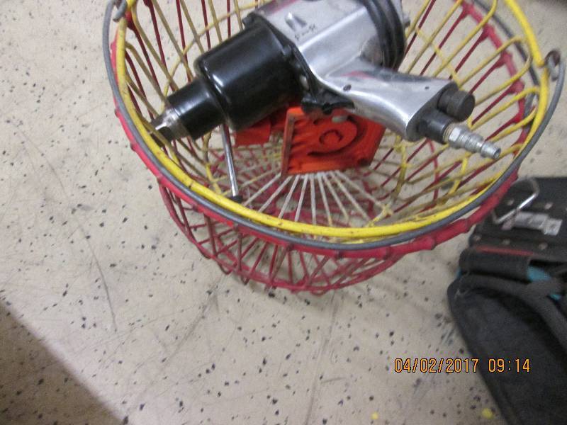 lot 12 image: 1 makita tool belt,1 orange table v...