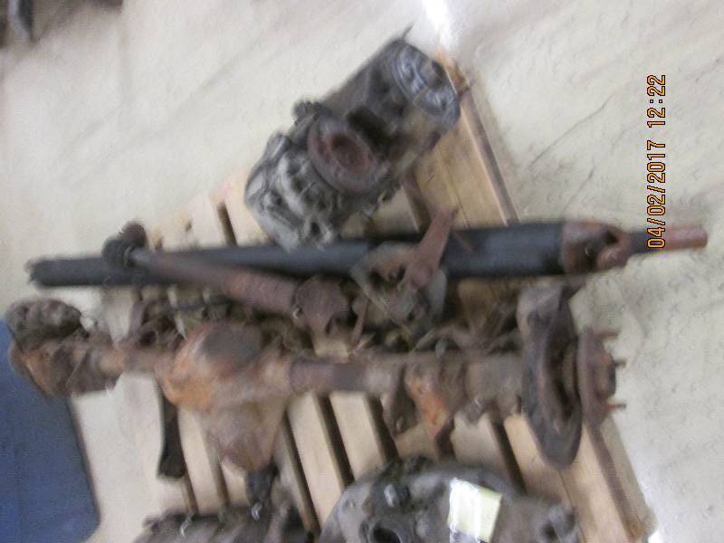 lot 19 image: rearend with 10 bolts holding on co...