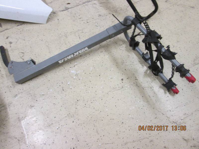 lot 24 image: yakima bike carrier for cars and tr...