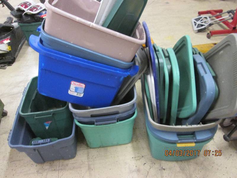 lot 34 image: 11 used totes some may be broke and...