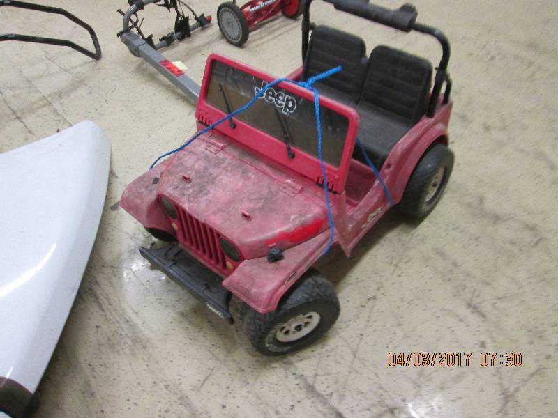 lot 36 image: kids ride on jeep, blue string unte...