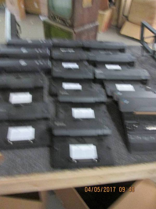 lot 121 image: big lot of docking stations 14 dell...