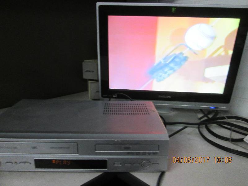 lot 134 image: daewoo vhsdvd player both tested a...