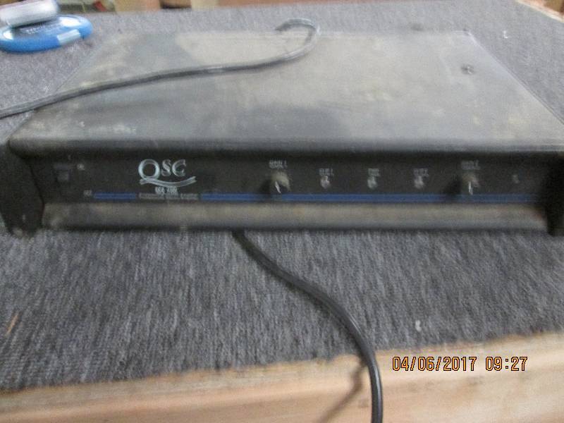 lot 140 image: QSC MX-700 professional radio ampli...