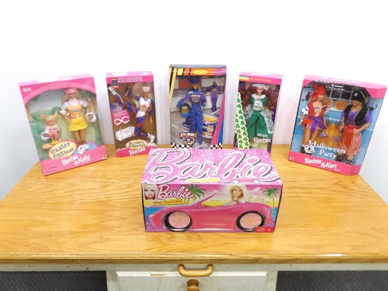 lot 15 image: Lot of Vintage New in Box Barbies