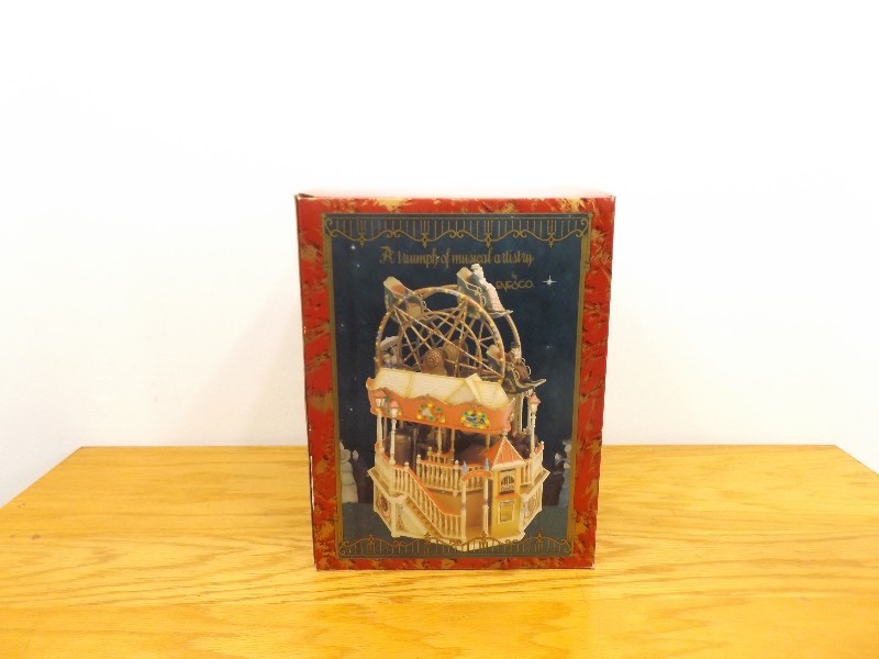 lot 20 image: Mint in Box Vintage Enesco The Majestic Ferris Wheel