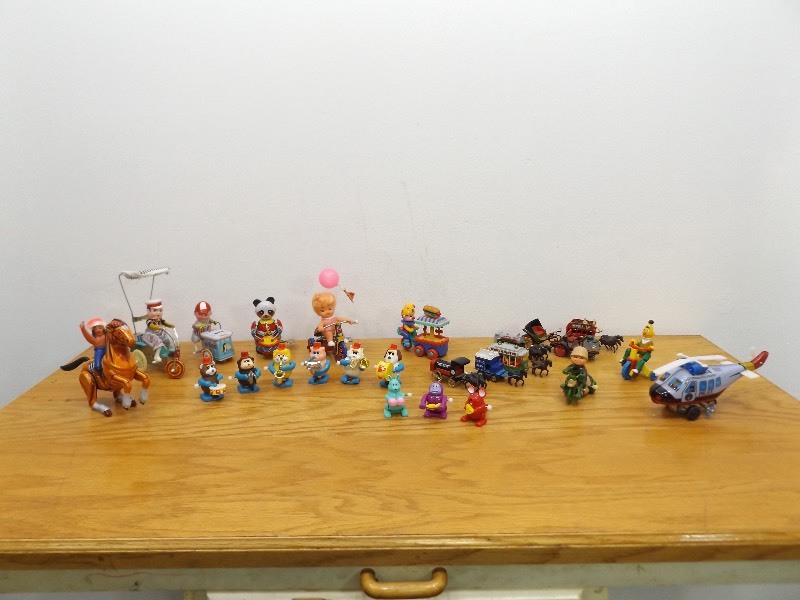 lot 25 image: Large Lot of New Wind-Up, etc. Toys