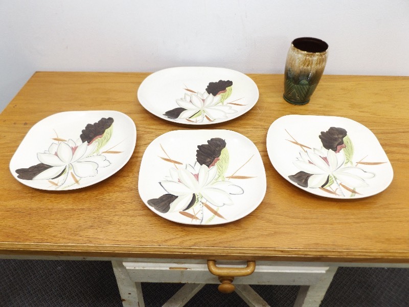 lot 30 image: Lot of AntiqueVintage Red Wing PlatesServing Platter, and Roseville Pottery Vase