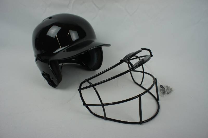 lot 46 image: New Wilson Fastpitch A5211 Batters Batting Helmet with Mask Black Large