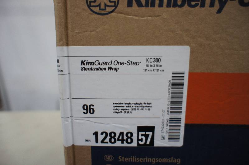 lot 81 image: 1 Case of Kimberly Clark - Kim Guard One Step Sterilization Wrap - KC300 48 x 48 - 96 Per Case