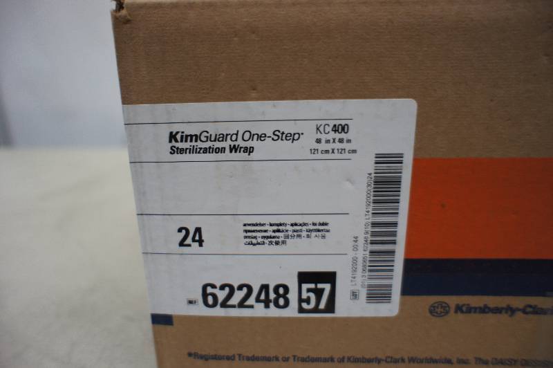 lot 83 image: 1 Case of Kimberly Clark - Kim Guard One Step Sterilization Wrap - KC400 48 x 48 - 24 Per Case