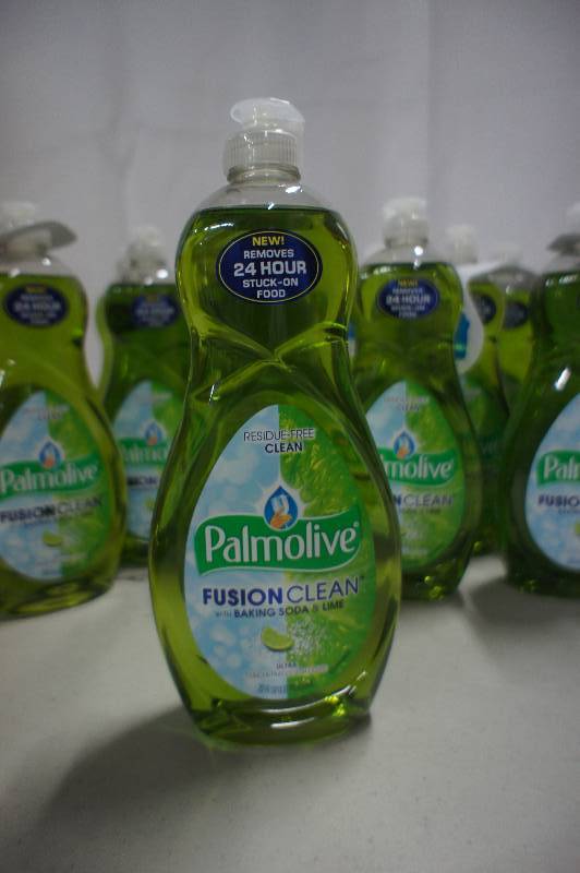 lot 132 image: Lot of 12 - 22 fl oz Bottles of Palmolive Fusion Clean With Baking Soda & Lime - Concentrated Dish Liquid