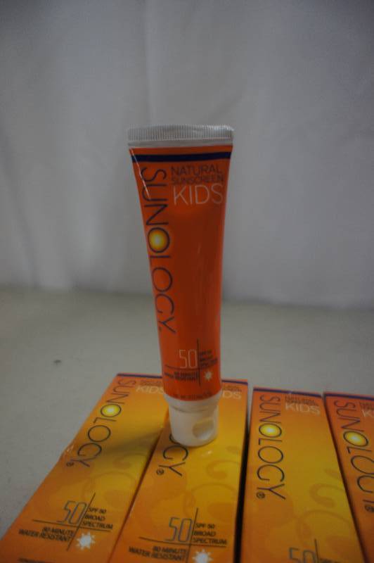 lot 150 image: Lot of 10  - 2 oz Bottles Sunology Natural Kids Sunscreen SPF 50 Broad Spectrum 80 Minute Water Resistant - Expired 62016