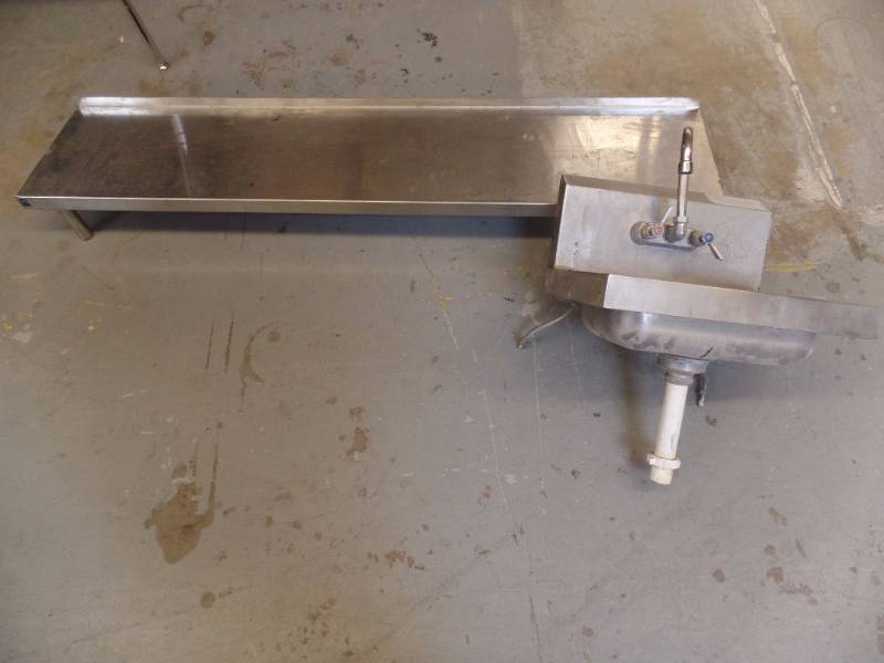 STAINLESS SINK AND SHELF