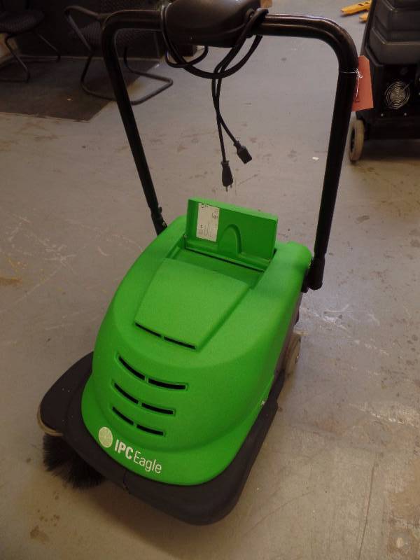 FLOOR SWEEPER