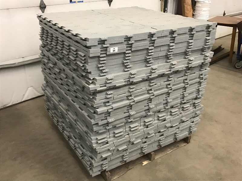 lot 2 image: Plastic Flooring