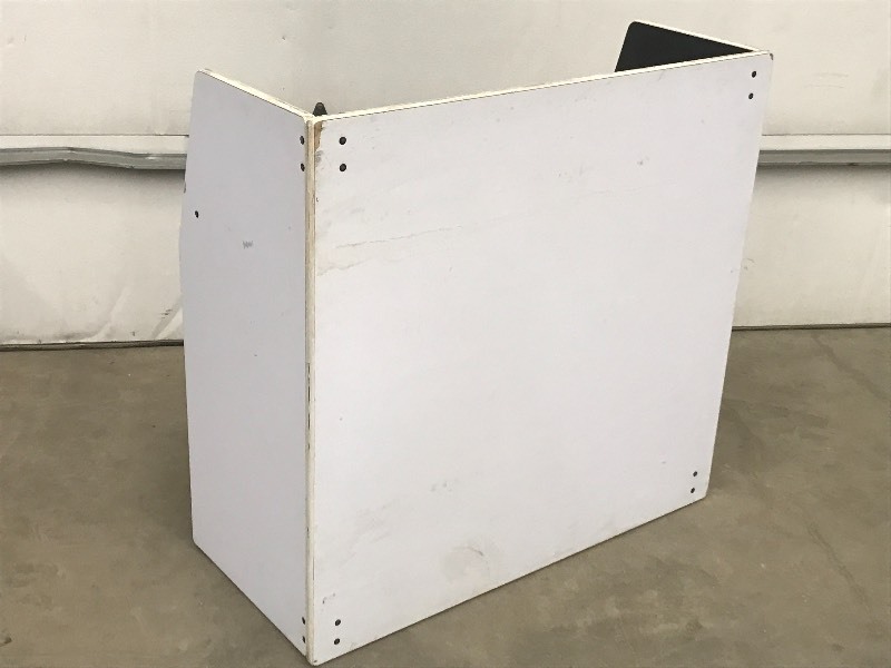 lot 35 image: 4ft Portable Folding Bar ...