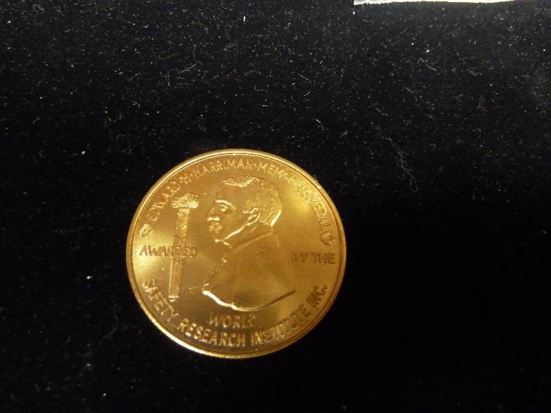 lot 31 image: Edward H. Harriman Memorial Medal - Santa Fe Railroad