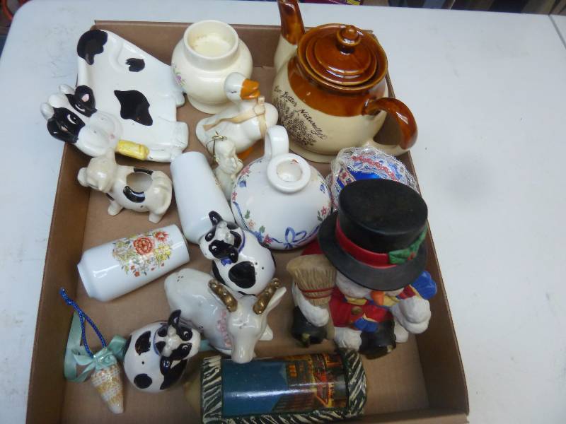 lot 44 image: Decor Lot