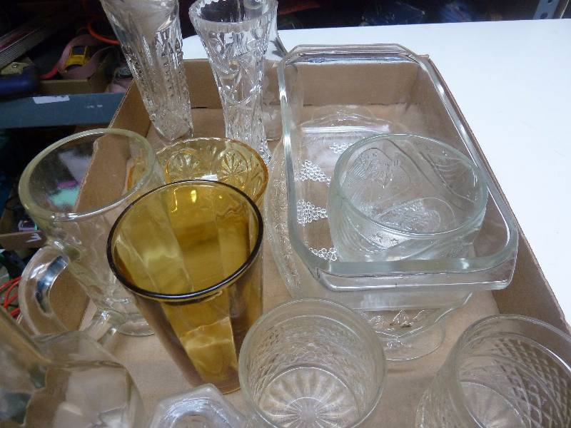 lot 45 image: Collectible Glass Lot