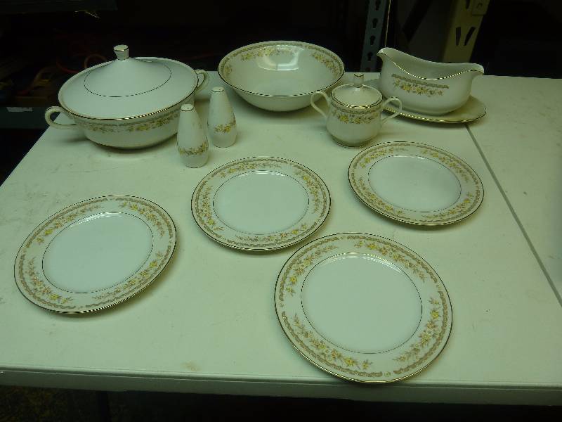 lot 50 image: Fine China Lot