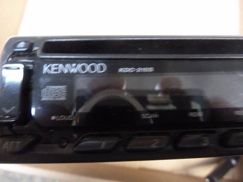 lot 64 image: Kenwood CD Player