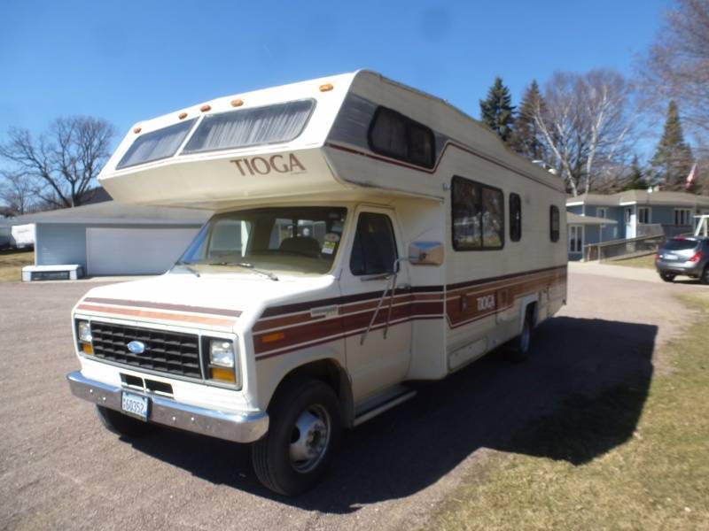 lot 14 image: 1983 Tioga RV