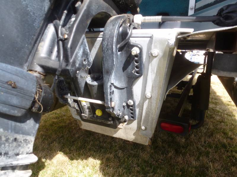 lot 8 image: 1995 Weeres Pontoon 20 ft
