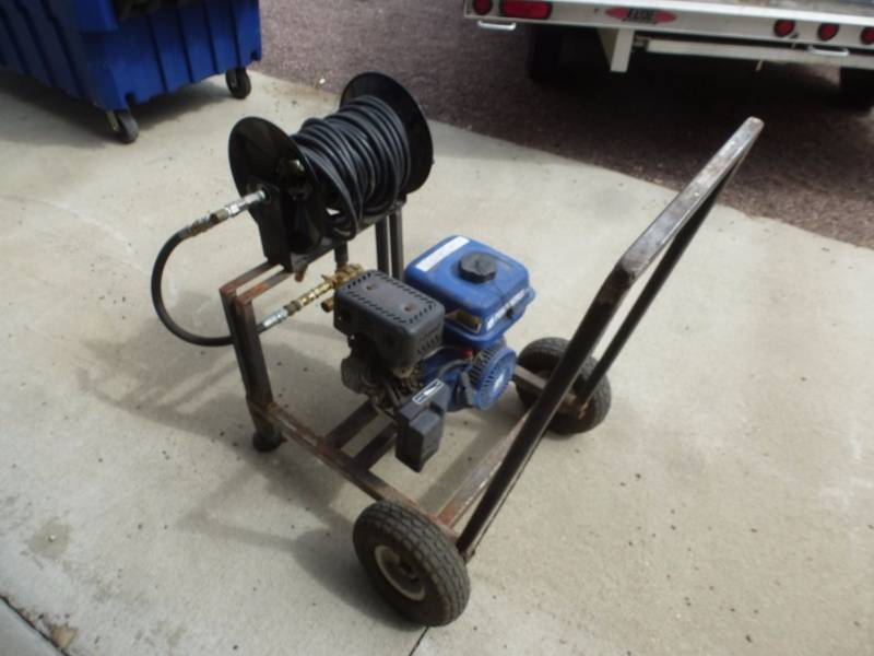 lot 15 image: Power Horse Power Washer
