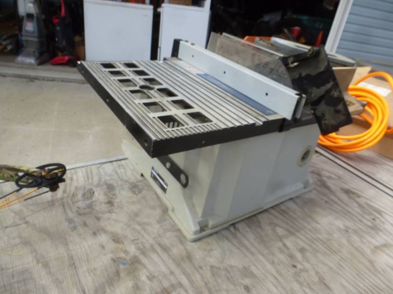 lot 31 image: Delta Table Saw