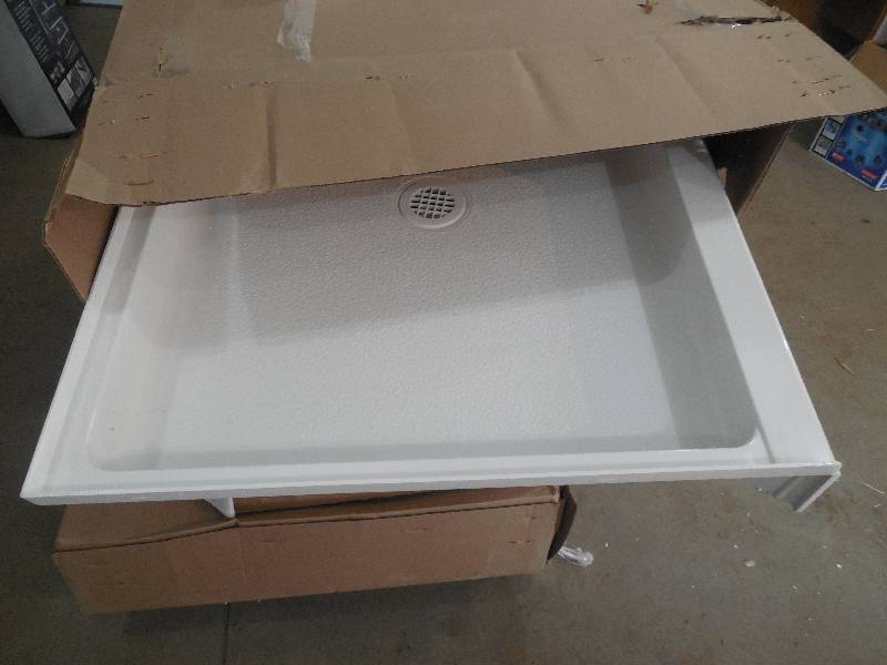 lot 29 image: Swan Veritek 34 in. x 42 in. Single Threshold Shower Floor in White