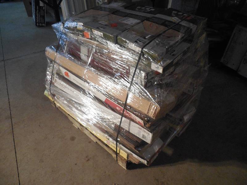 lot 52 image: PALLET LOT OF FLOORING