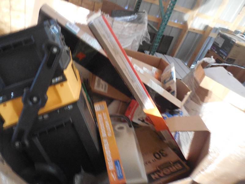 lot 53 image: PALLET LOT OF GENERAL MERCHANDISE AND TOOLS