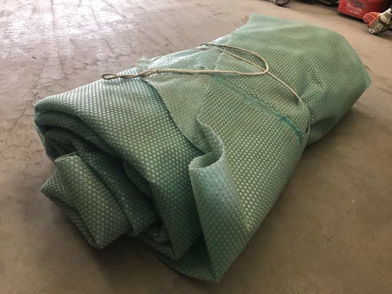 lot 21 image: Large Roll Of Bubble Padding, Pool ...