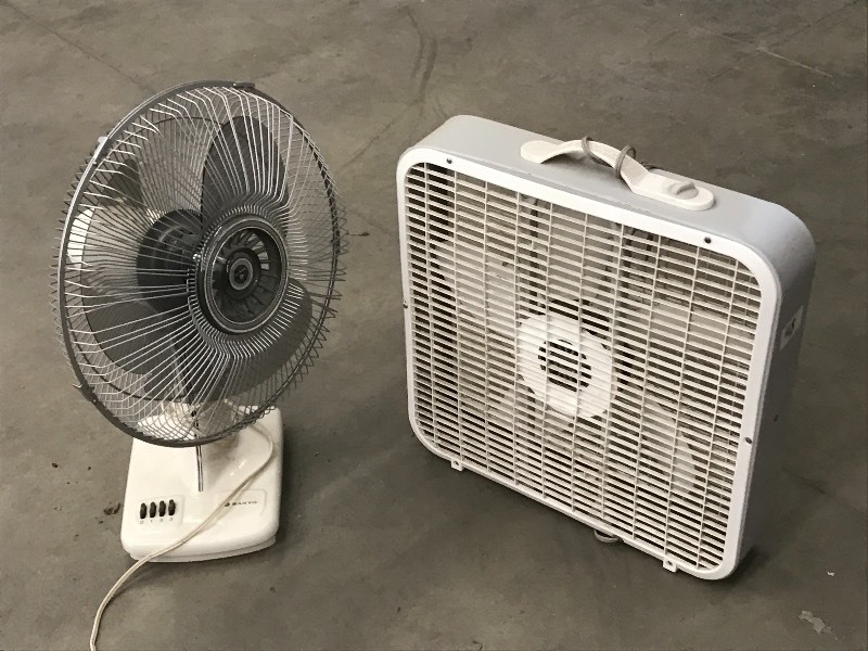 lot 48 image: (1) Bax Fan & (1) Oscillating Fan ...