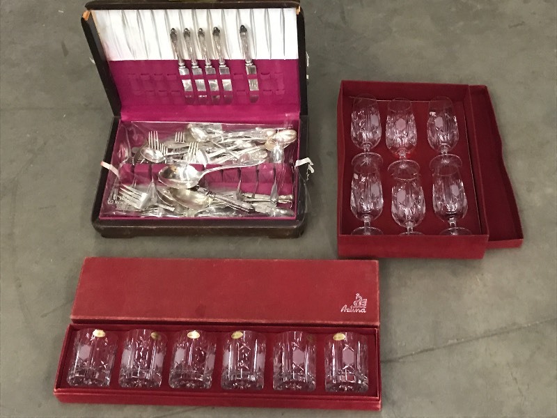 lot 62 image: Lot Of (2) Actina Crystal Glass Se...