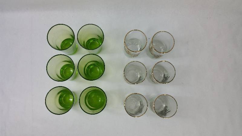 lot 57 image: 6 Light Green & 7 Autumn Oak Leaves Glasses
