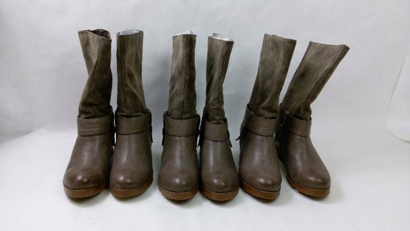 lot 48 image: Lot of 3 pairs of Womens Boots