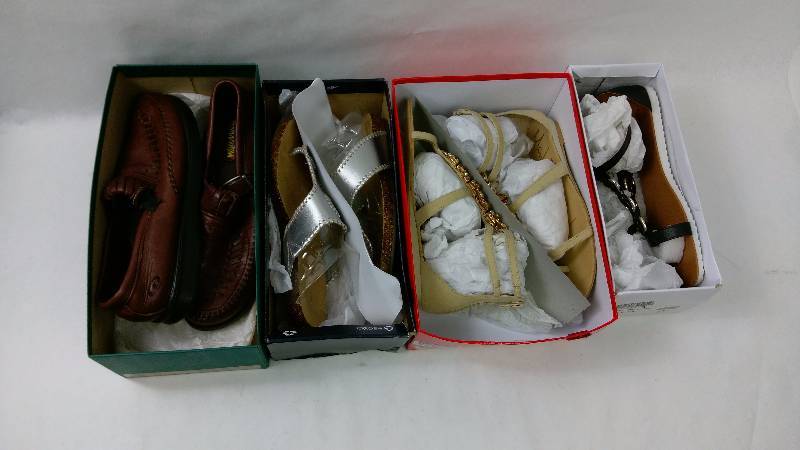 lot 51 image: Lot of 4 Pairs of Womens Sandals & Shoes