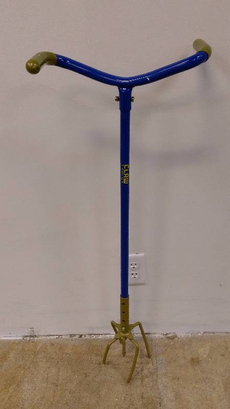 lot 71 image: Golden Garden Claw Weed Removal Tool