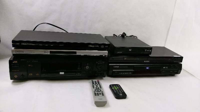 lot 80 image: For Parts Blu-Ray & DVD Player Lot