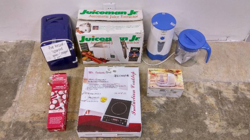 lot 90 image: For Parts Lot of Kitchen Small Home Appliances