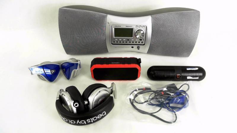 lot 78 image: 5 pc. For Parts Speakers & Headphones Lot