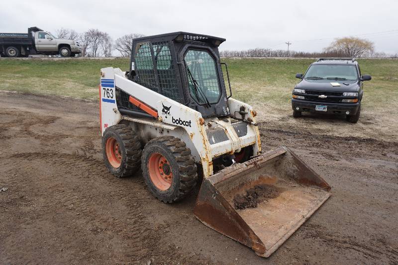 lot 6 image: 2000 Bobcat 763 F Series Skid Loader Skid Steer