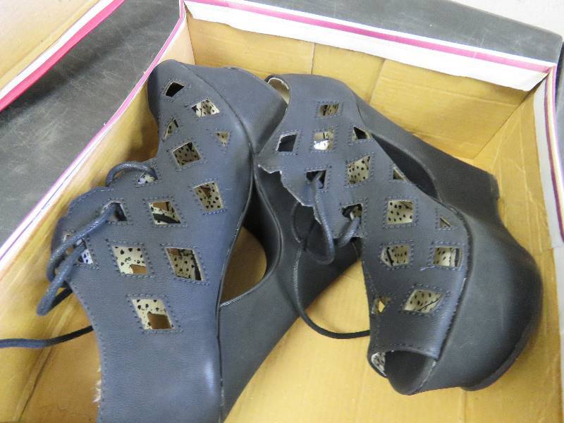 Womens Shoes