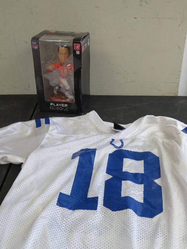 Football Lot-Peyton Manning Bobble Head