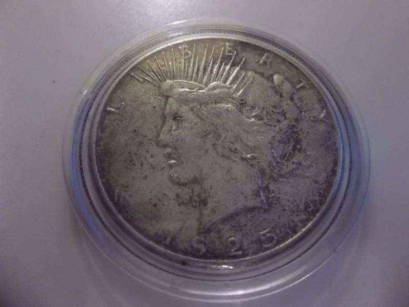 1925 S Silver Peace Dollar
