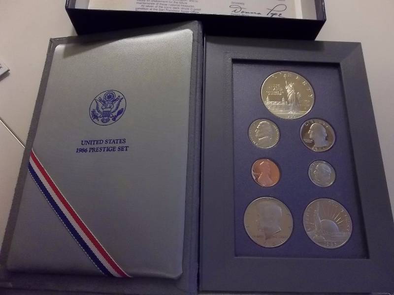 1986 US Prestige Proof Set With  90% Silver Liberty Dollar