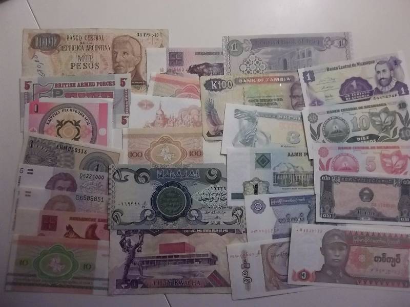 30 Different Foreign Currencies From Zambia, Nicaragua,  Indonesia, Middle Eastern, East Europe, Iraq, Britain, More